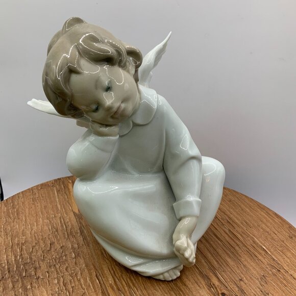 Lladró Vintage Angel Dreaming Porcelain Figurine - Picture 1 of 7